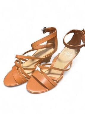 Gap brand camel colored heeled sandals with a buckled ankle strap size 9